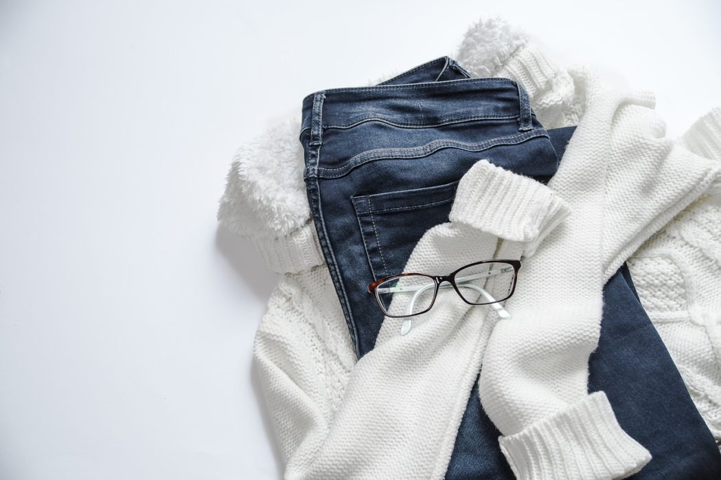 6 Simple Jeans Outfit Ideas For Winters
